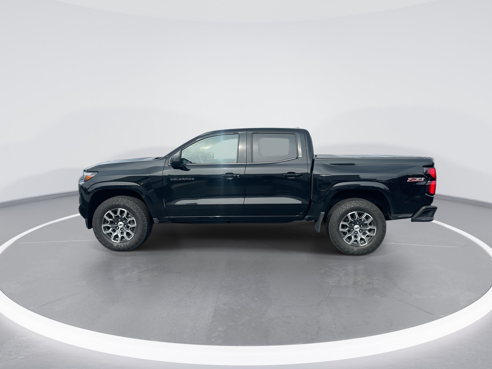 Used 2025 Chevrolet Colorado Z71 AWD/4WD image 6