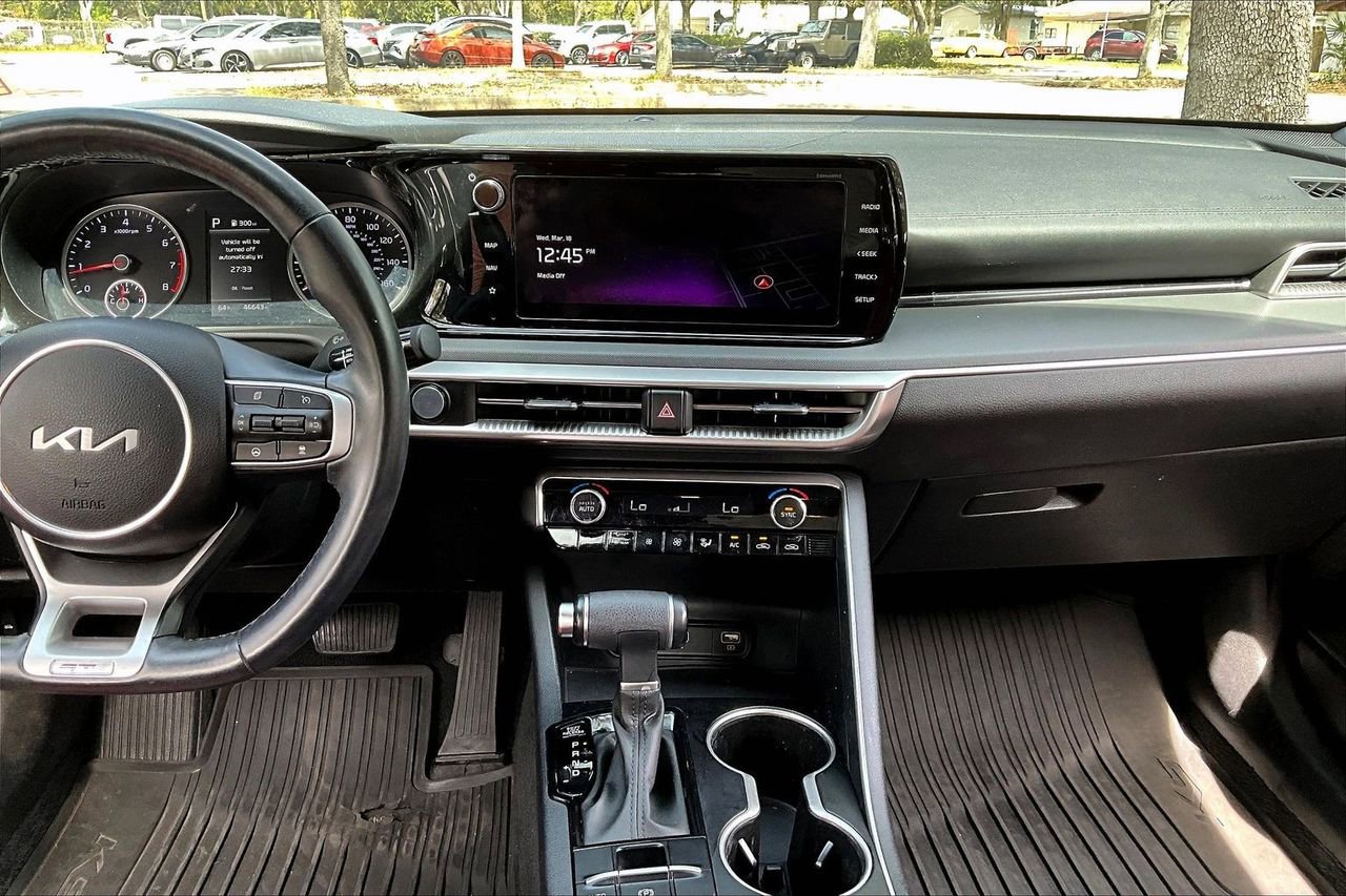 Used 2024 Kia K5 GT-Line w/ GT-Line Premium Package image 9