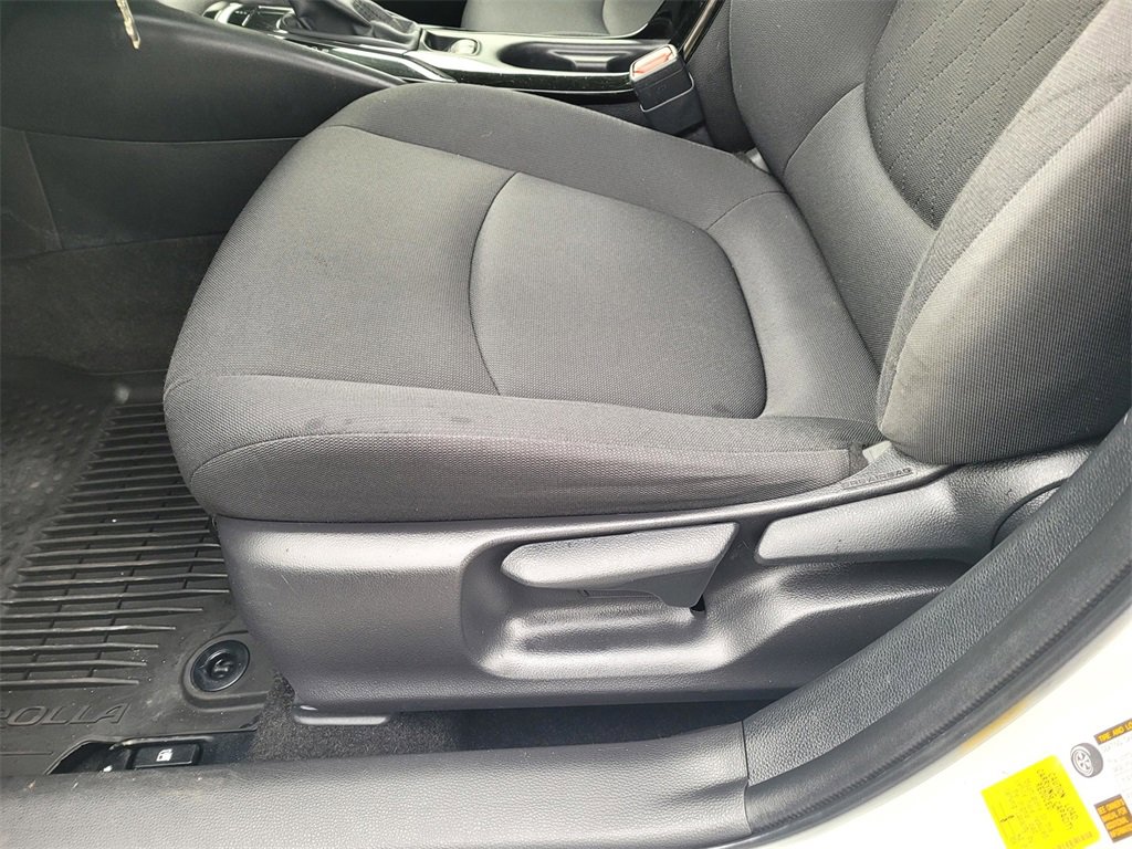 Used 2021 Toyota Corolla LE image 14