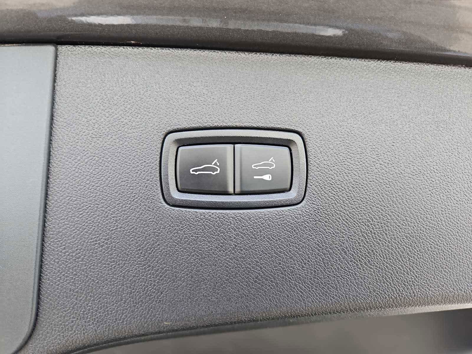 Certified 2024 Porsche Cayenne Coupe AWD/4WD image 39