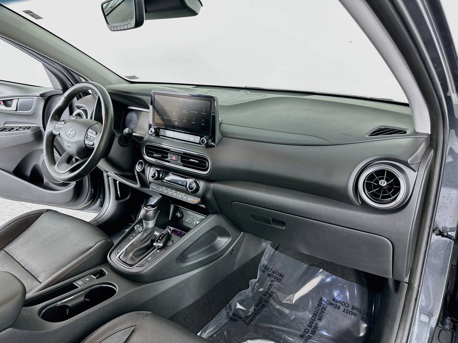 Certified 2022 Hyundai Kona Limited FWD image 34