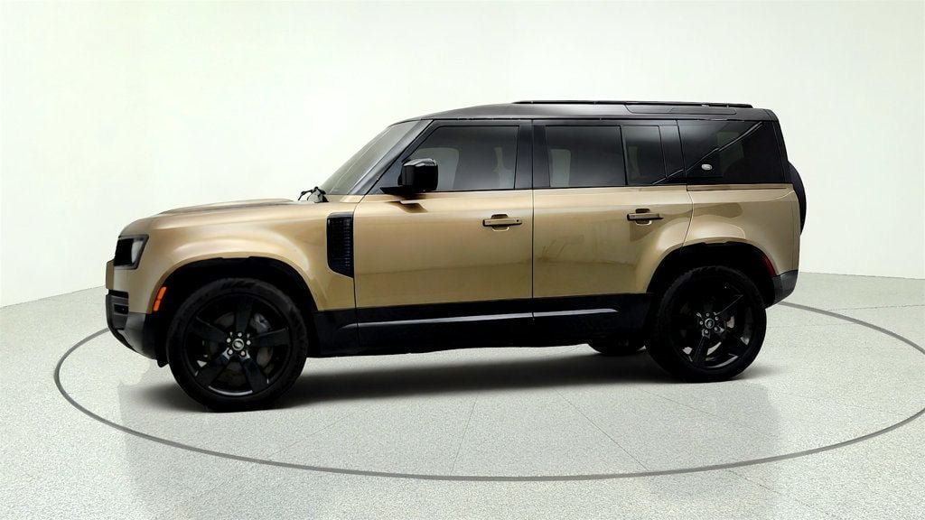 Used 2023 Land Rover Defender 110 X-Dynamic SE AWD/4WD image 8