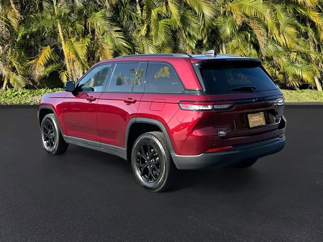 Used 2024 Jeep Grand Cherokee Altitude image 7