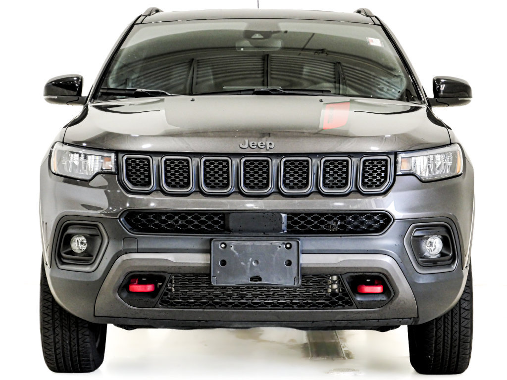 Used 2024 Jeep Compass Trailhawk w/ Sun and Sound Group AWD/4WD image 2