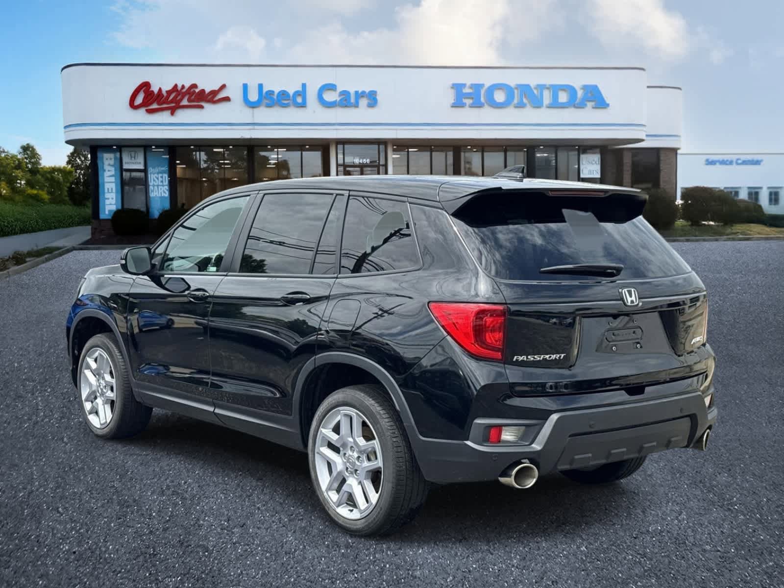 Used 2024 Honda Passport EX-L image 3