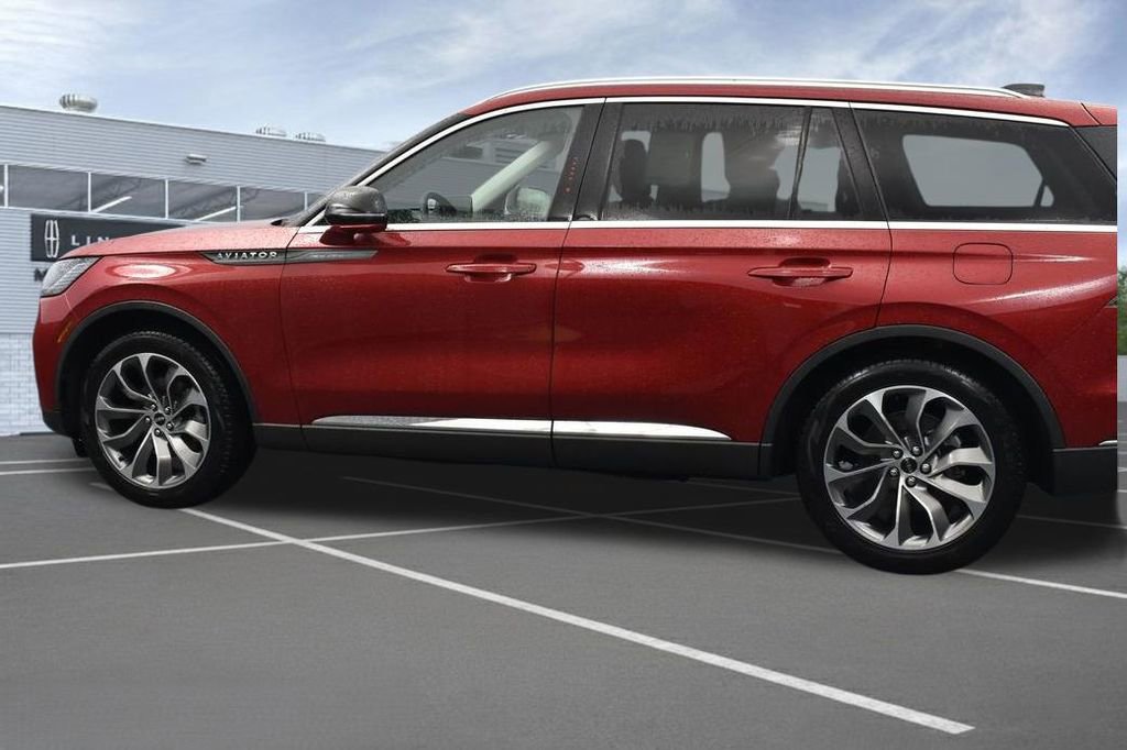 New 2025 Lincoln Aviator Reserve w/ Illumination Package image 2