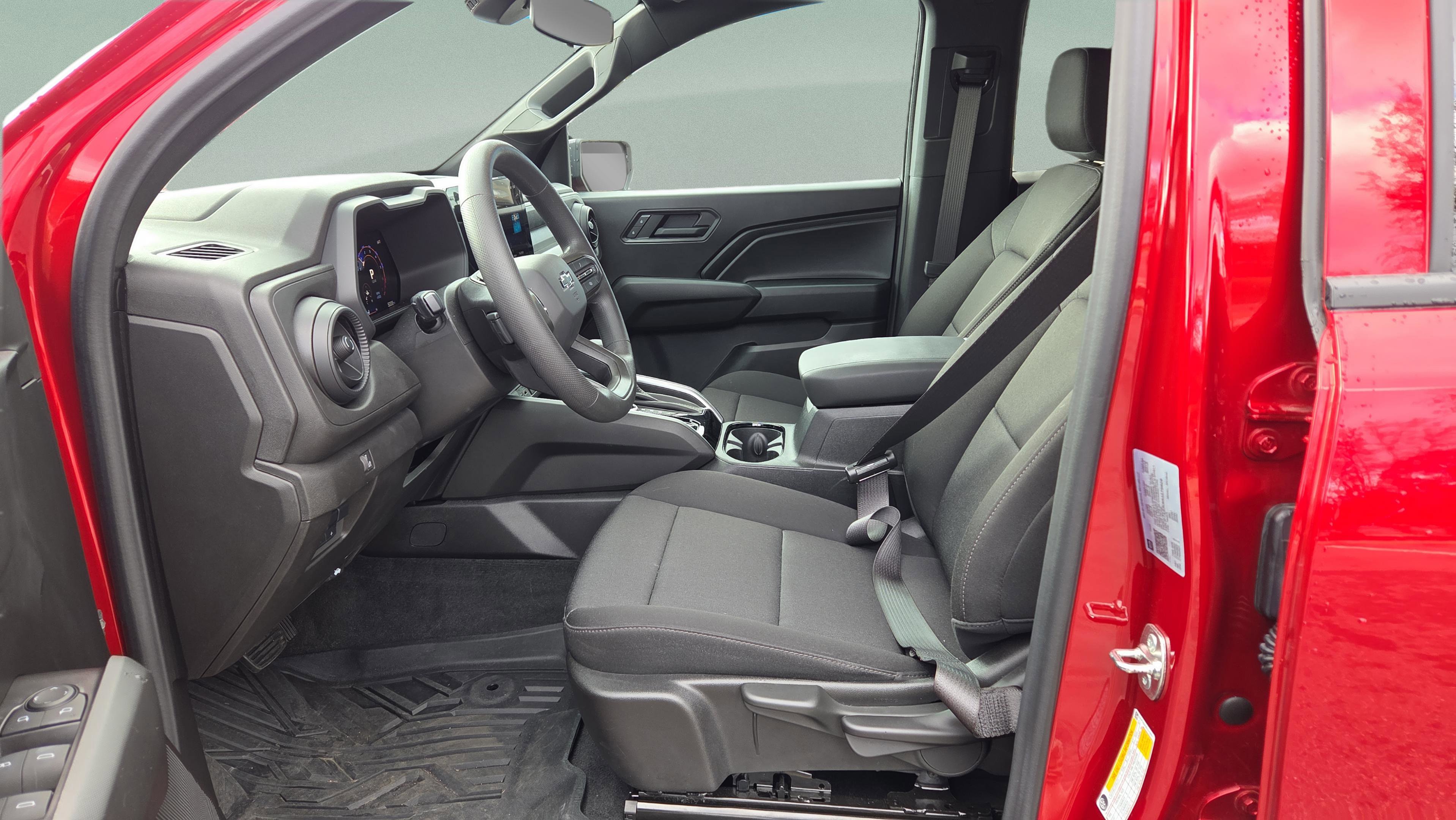 Used 2025 Chevrolet Colorado Trail Boss image 10