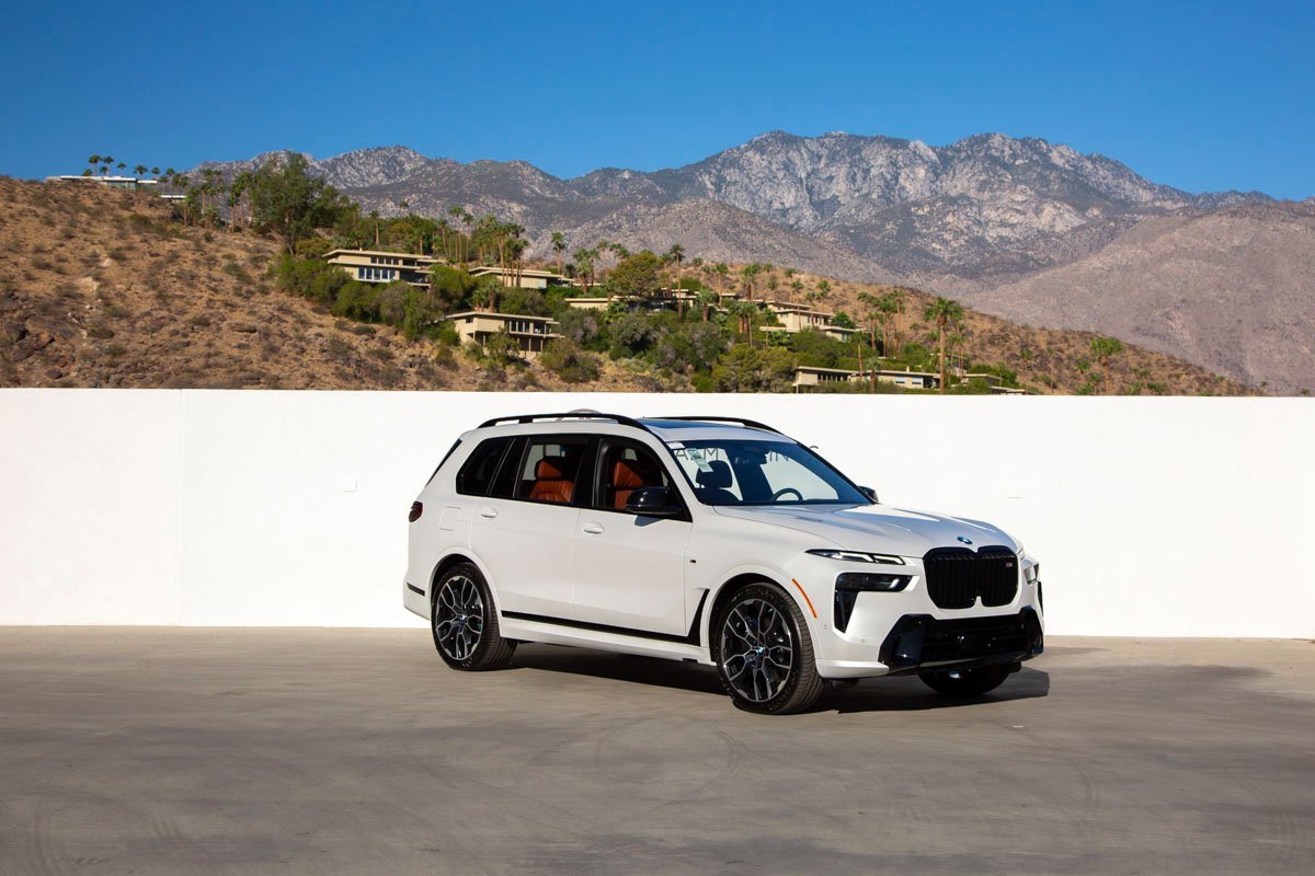 New 2026 BMW X7 M60i image 1