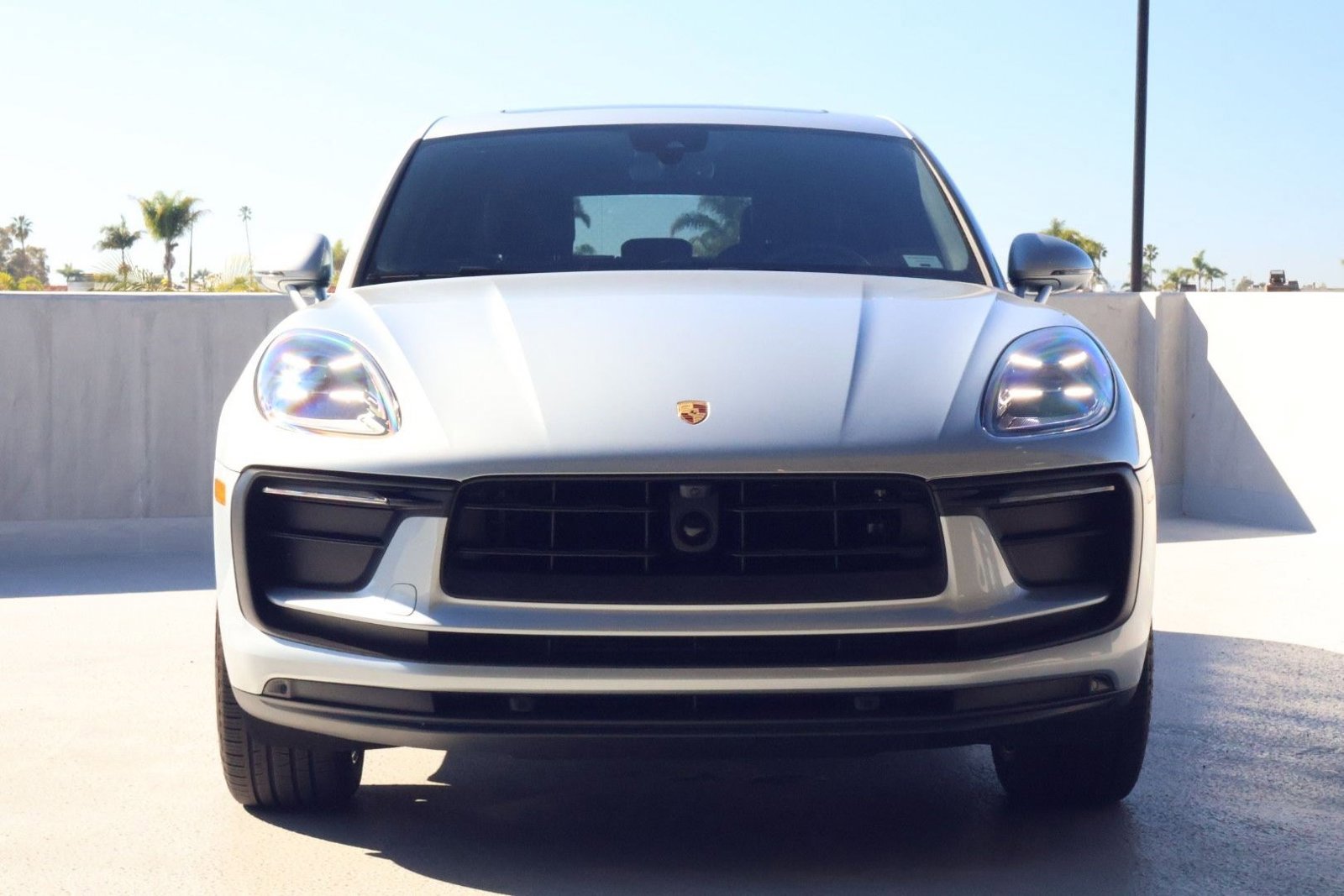 Certified 2025 Porsche Macan image 6