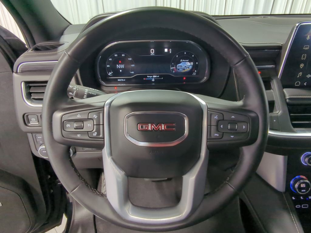 Used 2023 GMC Yukon XL SLT w/ SLT Premium Package image 23