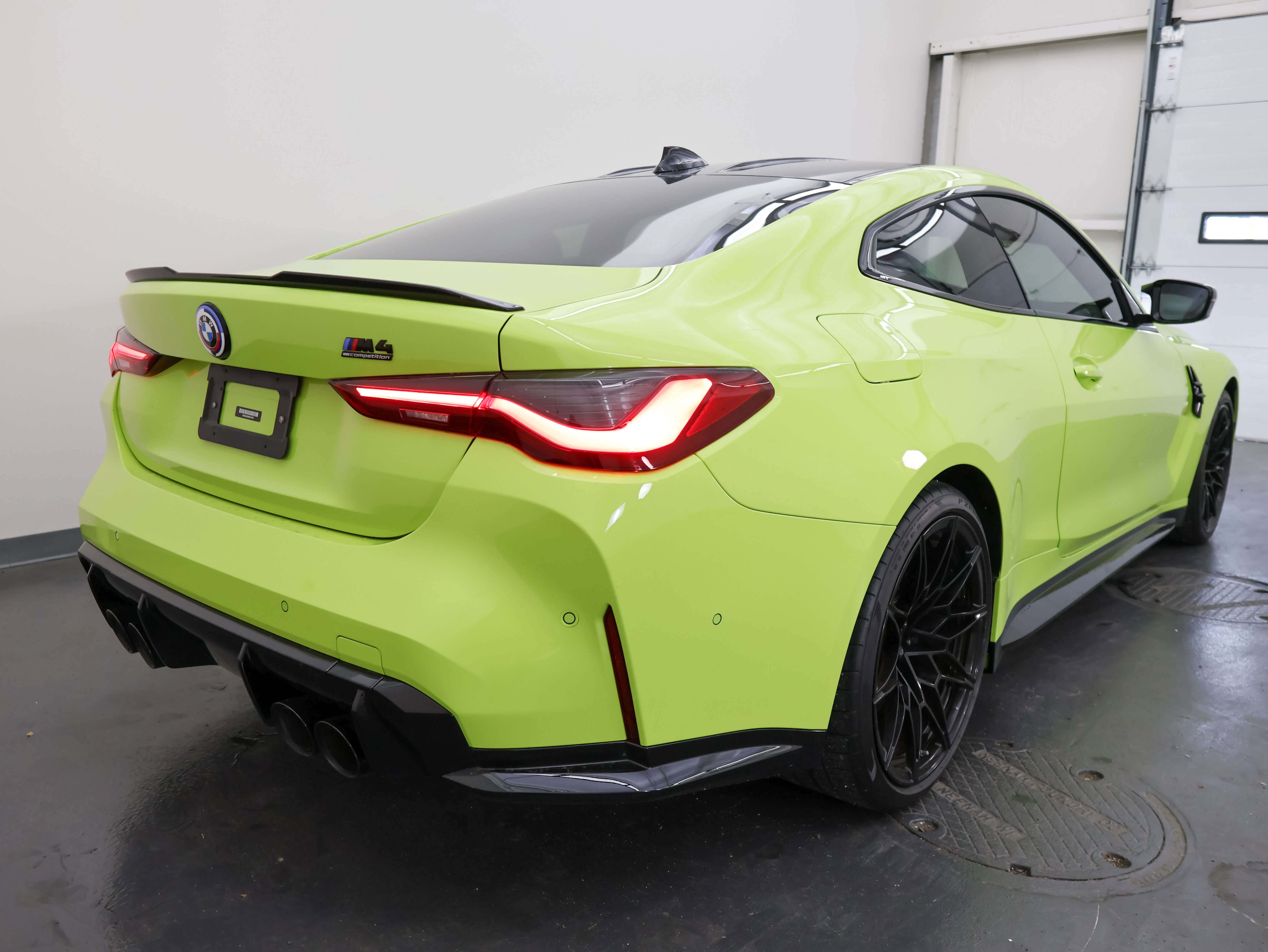 Used 2022 BMW M4 xDrive Competition w/ Executive Package AWD/4WD image 3