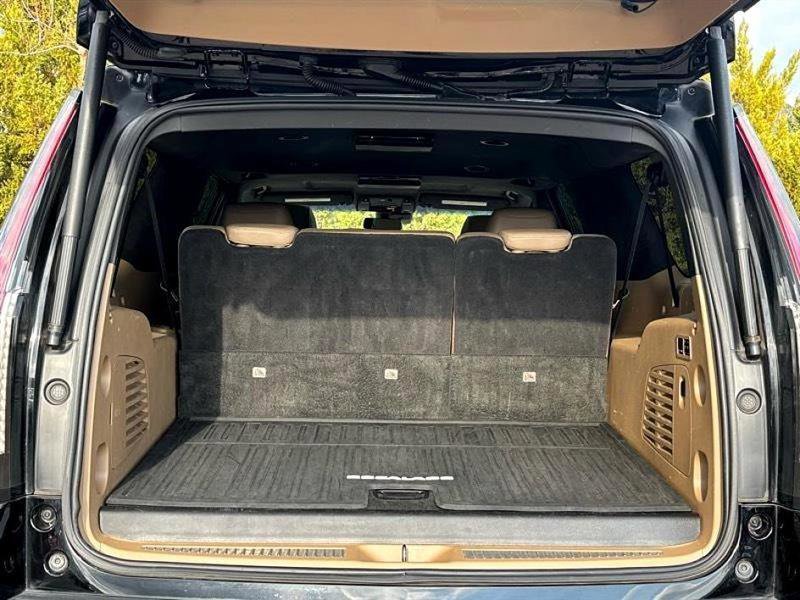 Used 2020 Cadillac Escalade ESV Platinum image 54