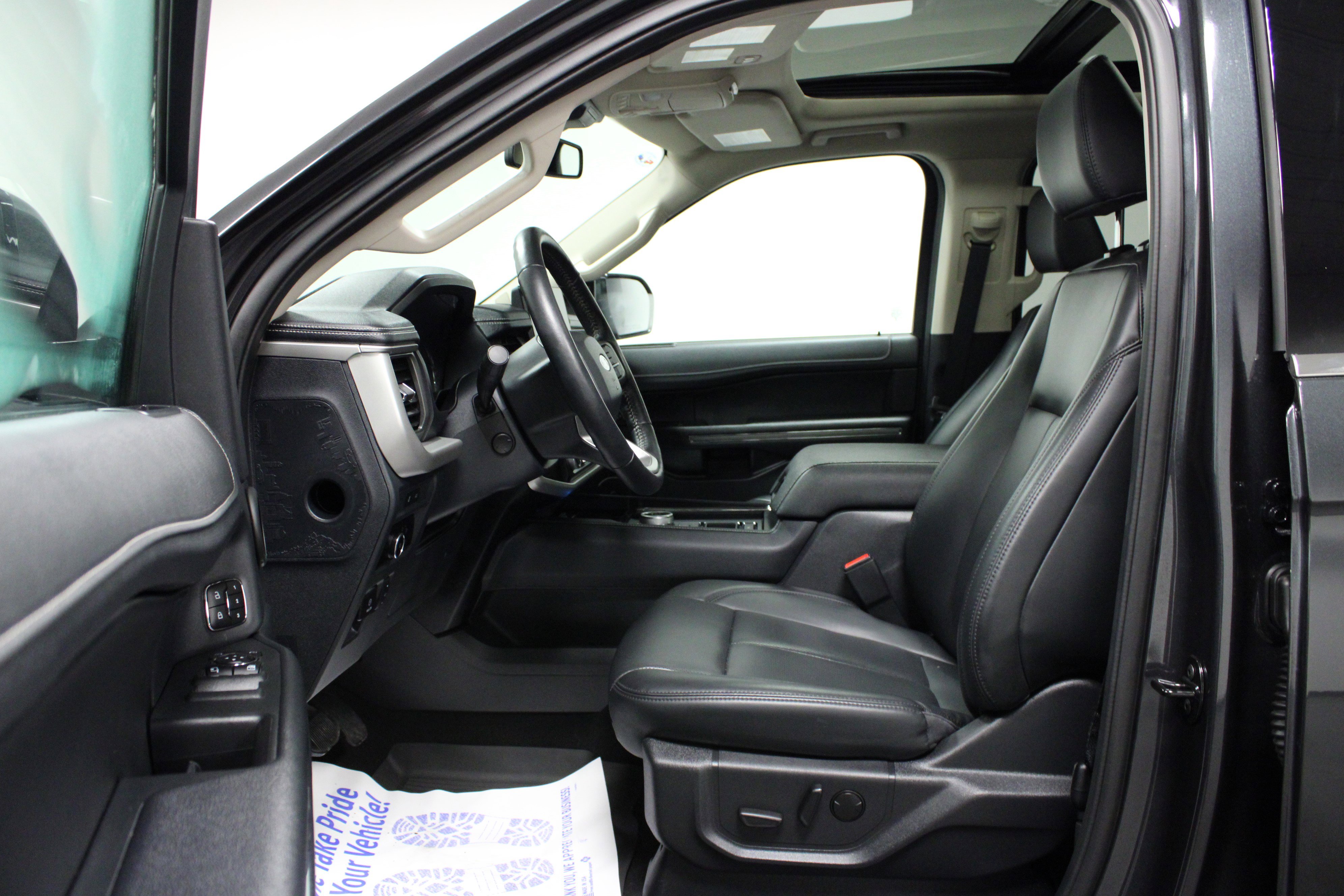 Used 2024 Ford Expedition XLT image 12