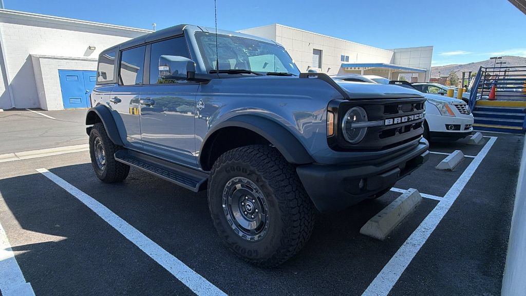 Used 2025 Ford Bronco Outer Banks w/ Sasquatch Package AWD/4WD image 1