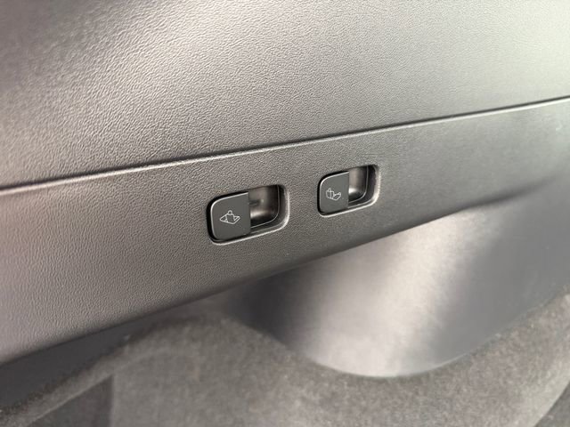 Used 2021 Tesla Model Y Performance image 33