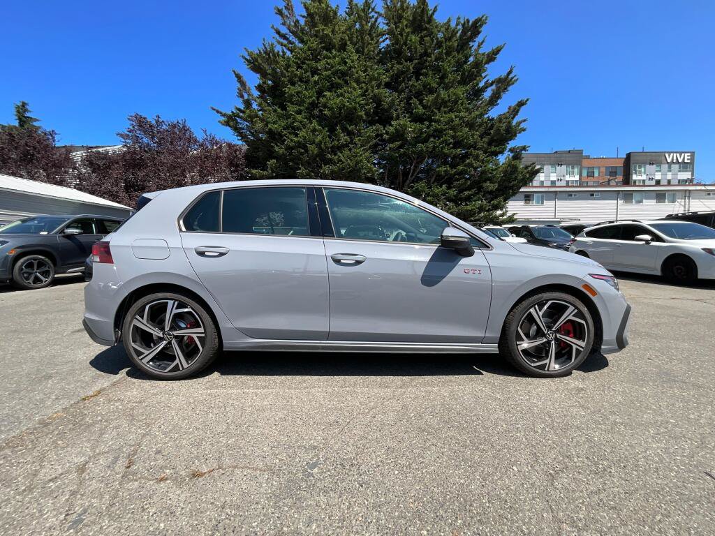 New 2026 Volkswagen GTI SE FWD image 9