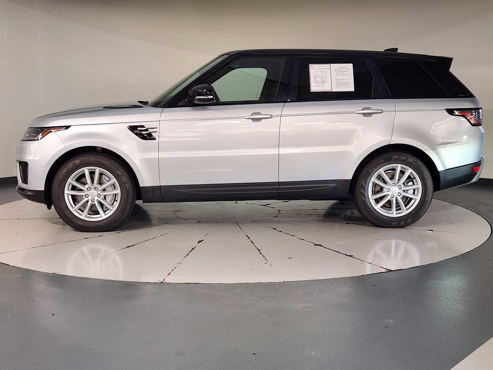 Used 2022 Land Rover Range Rover Sport SE AWD/4WD image 4