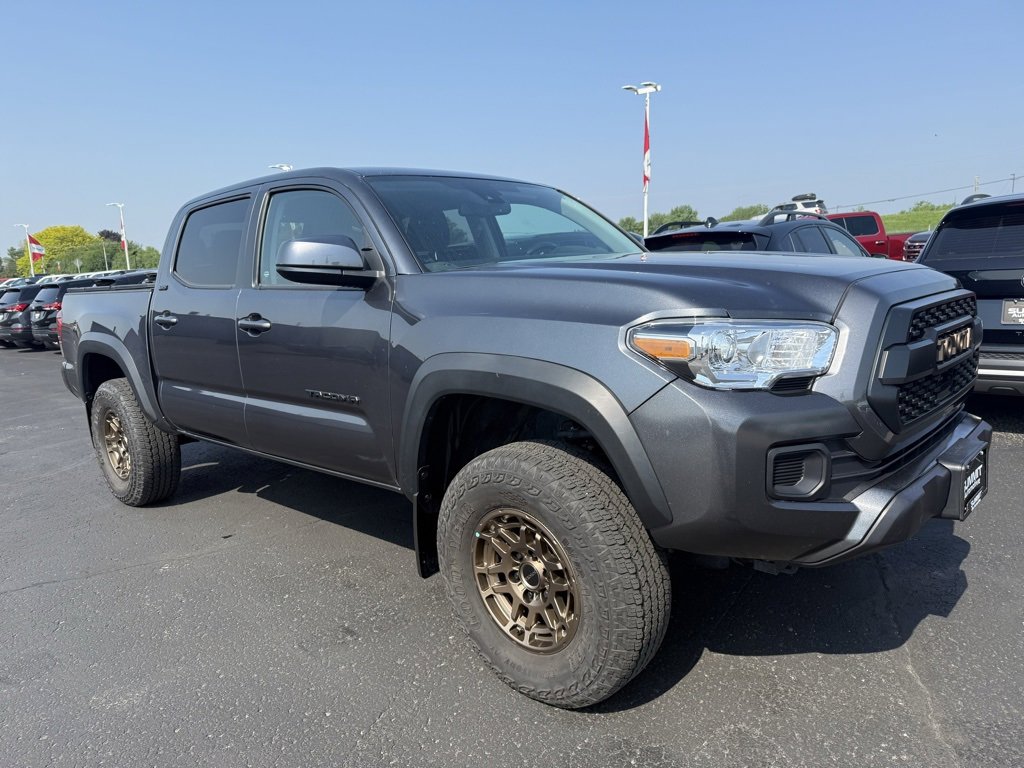 Used 2023 Toyota Tacoma 4x4 Double Cab image 2