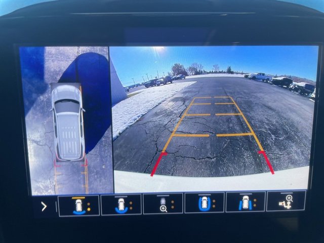 Used 2020 Chevrolet Traverse RS image 28