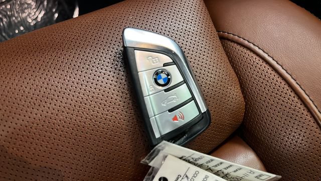 Used 2022 BMW X5 M50i w/ Executive Package AWD/4WD image 21