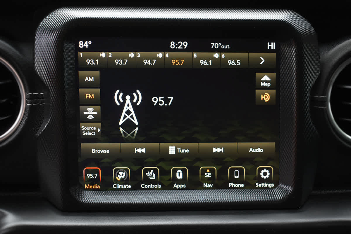 Used 2021 Jeep Wrangler Unlimited Sahara AWD/4WD image 18