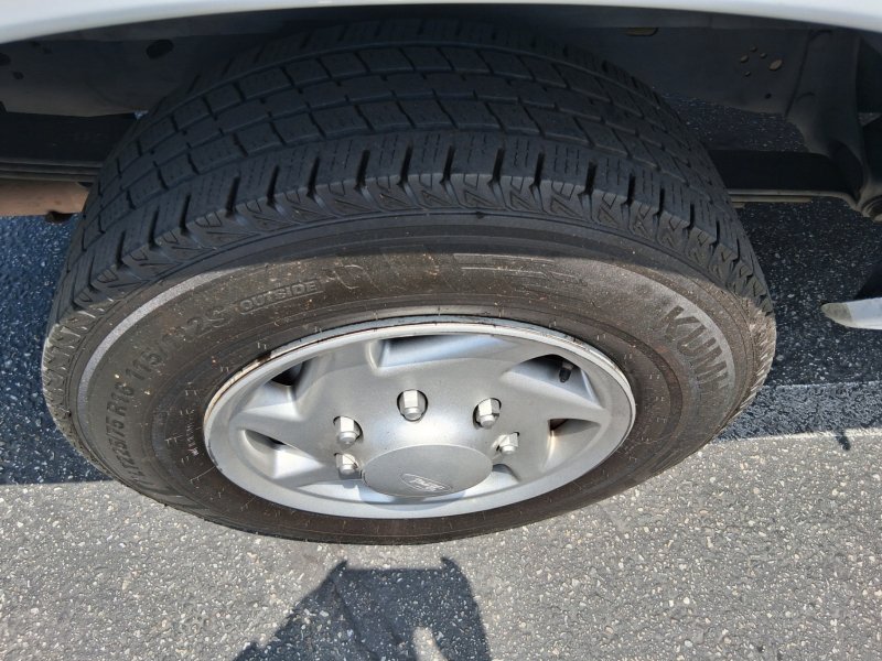 Used 2014 Ford E-150 and Econoline 150 w/ Power Group RWD image 18