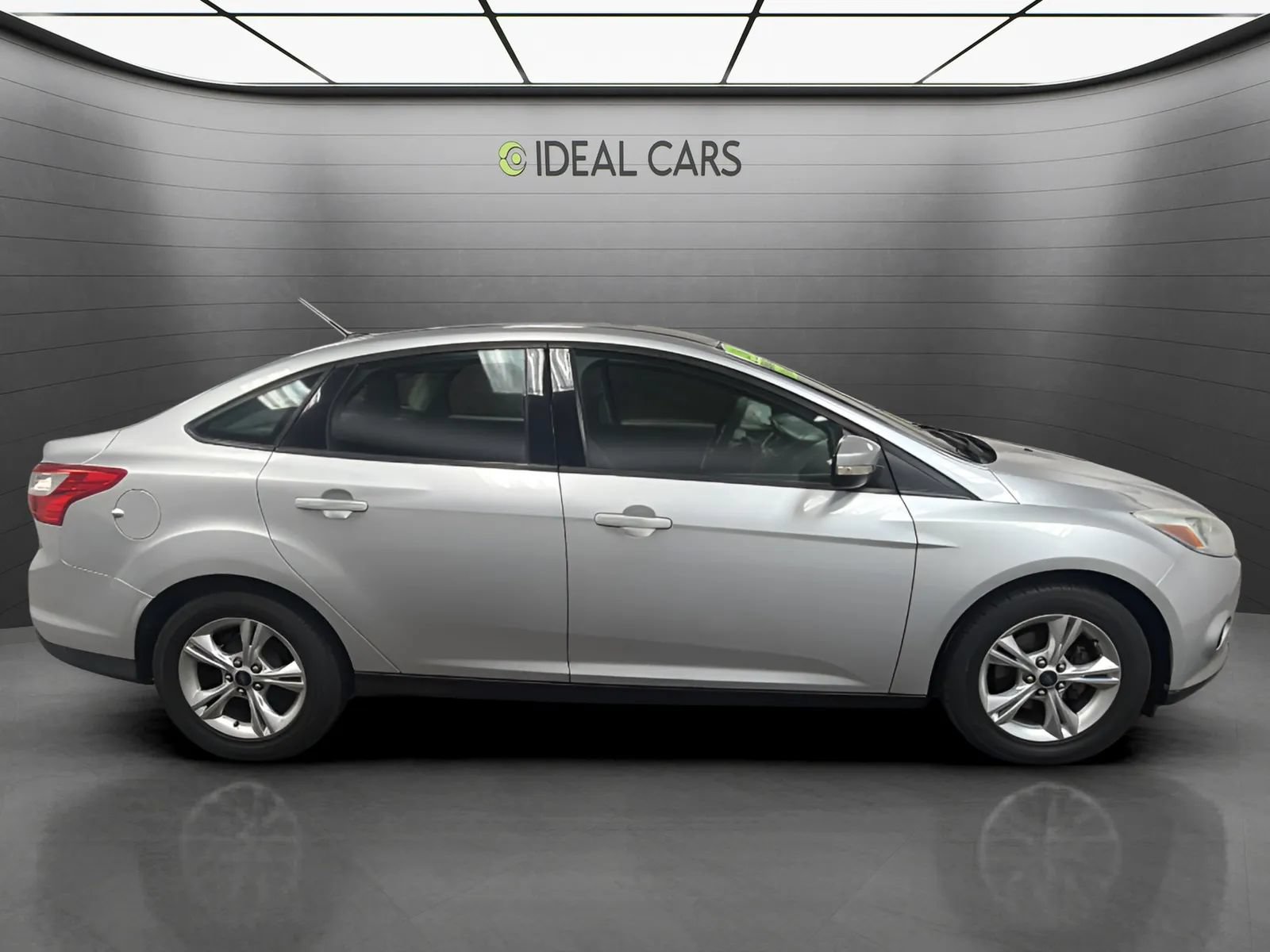 Used 2013 Ford Focus SE FWD image 6