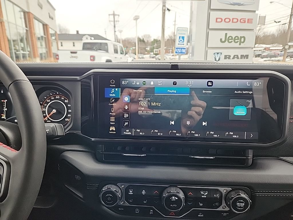 Certified 2024 Jeep Wrangler Unlimited Rubicon w/ XTREMEE 35" Tire Package image 4