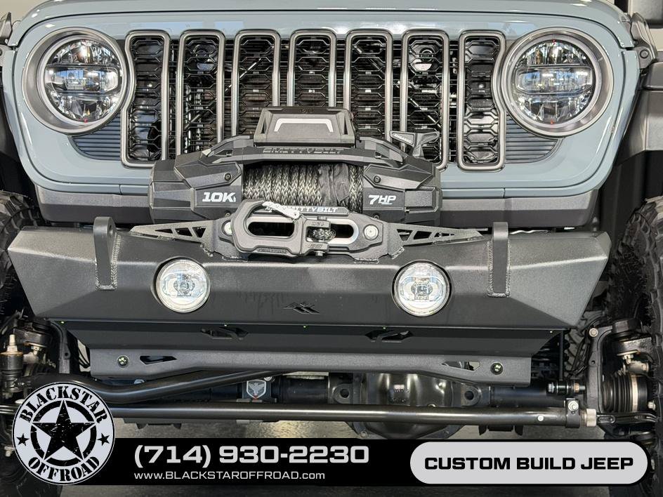 Used 2025 Jeep Wrangler Unlimited Rubicon 4xe w/ Convenience Group AWD/4WD image 4