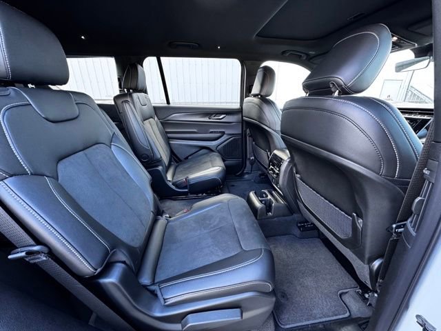 New 2025 Jeep Grand Cherokee L Altitude image 19