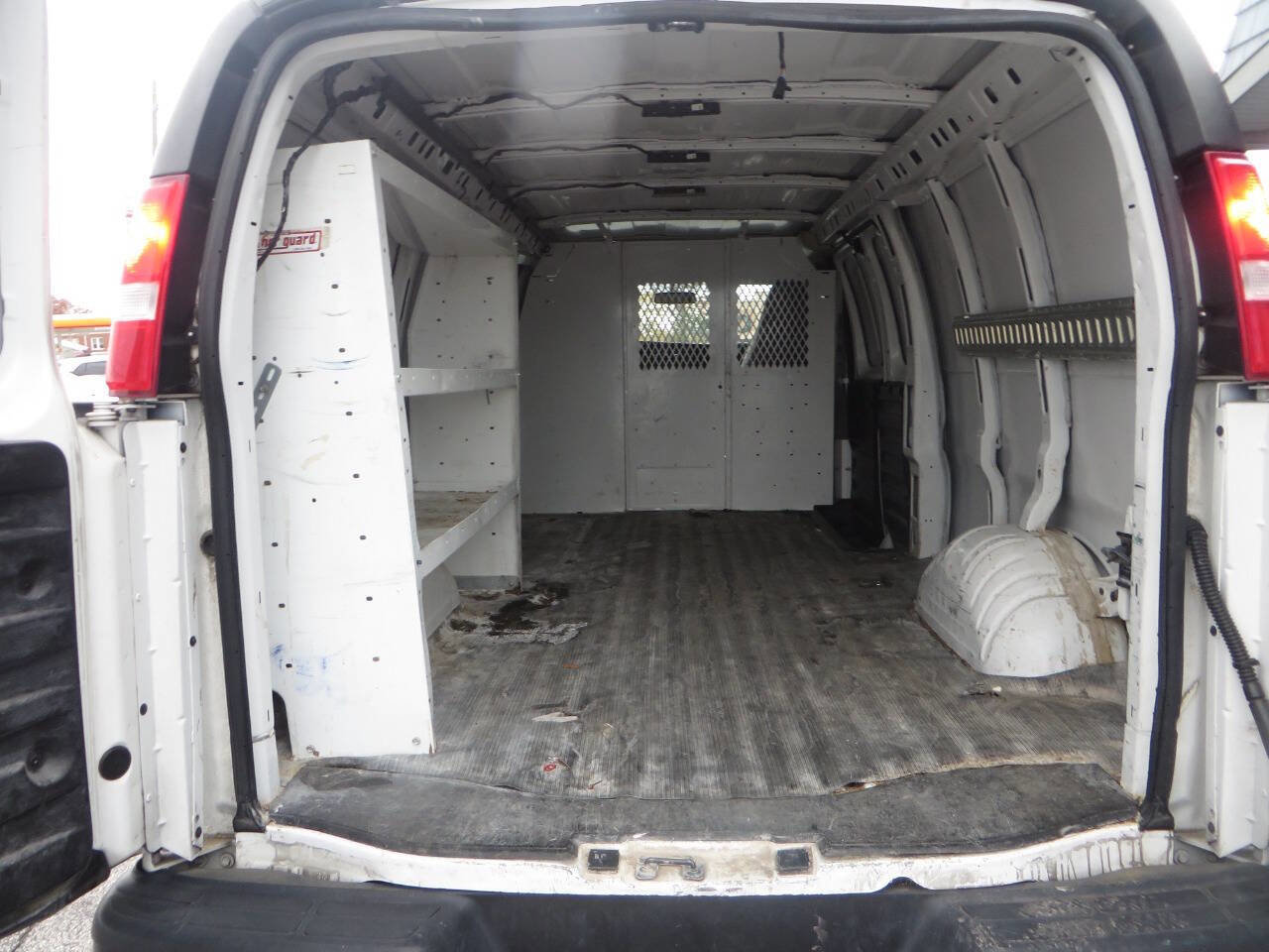 Used 2021 Chevrolet Express 2500 Extended w/ Driver Convenience Package image 15