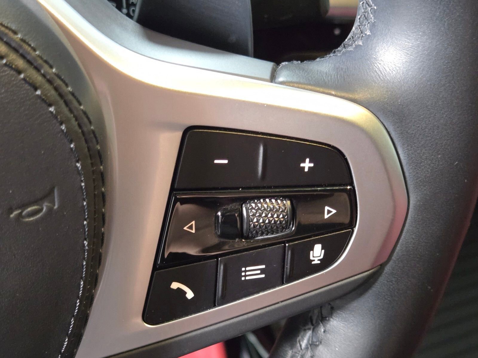 Used 2023 BMW X4 xDrive30i w/ M Sport Package image 25