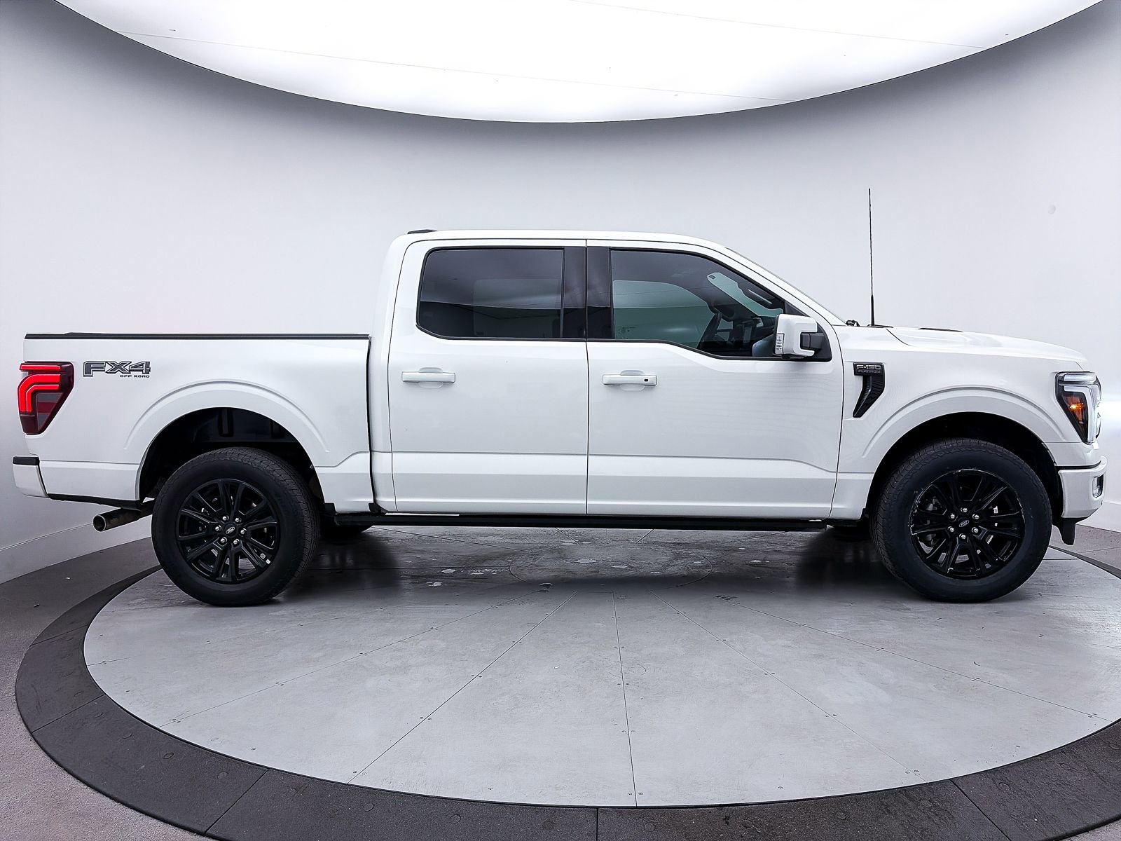 Used 2025 Ford F150 Platinum w/ FX4 Off-Road Package image 45