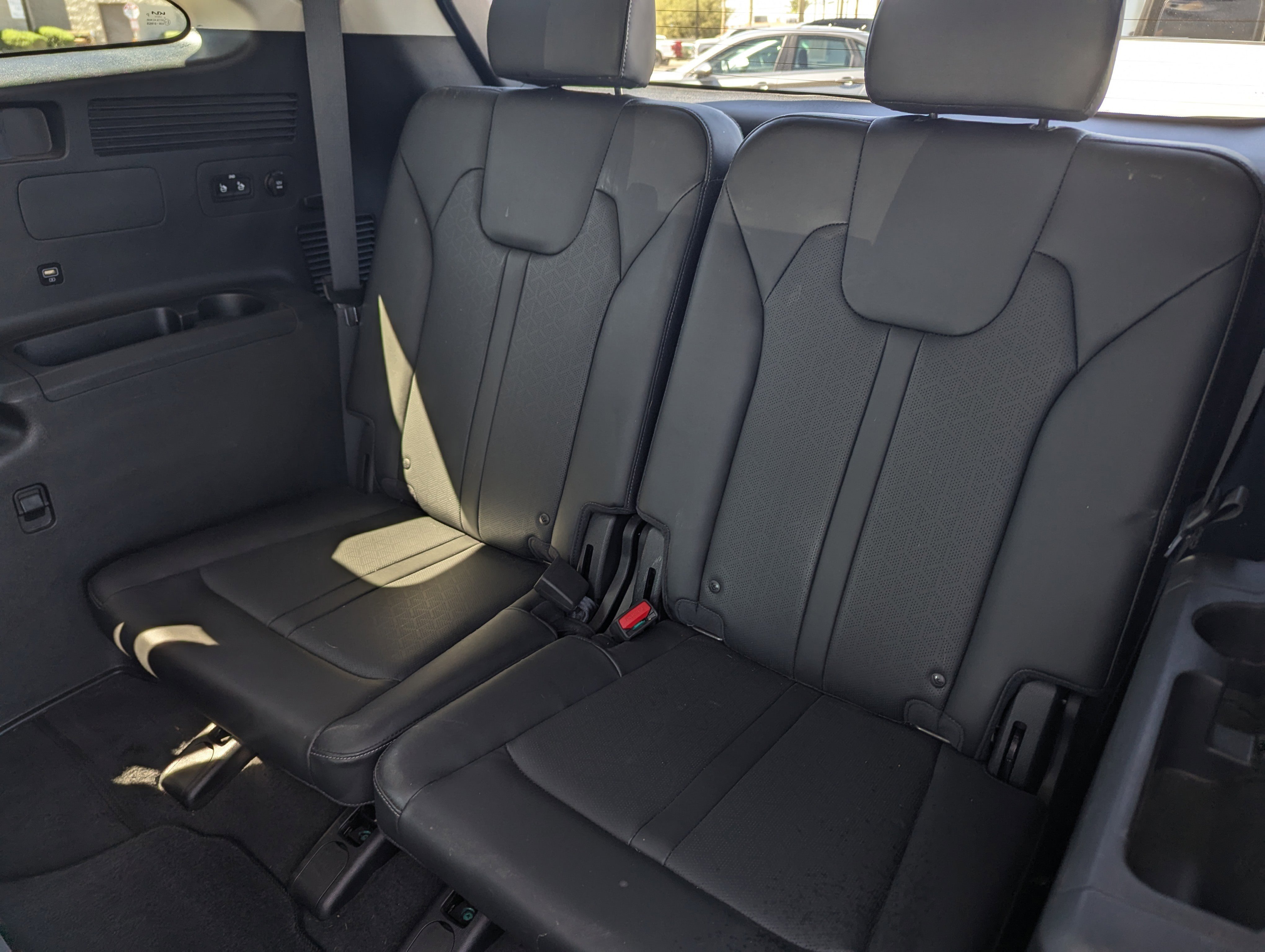 Used 2023 Kia Sorento SX image 9