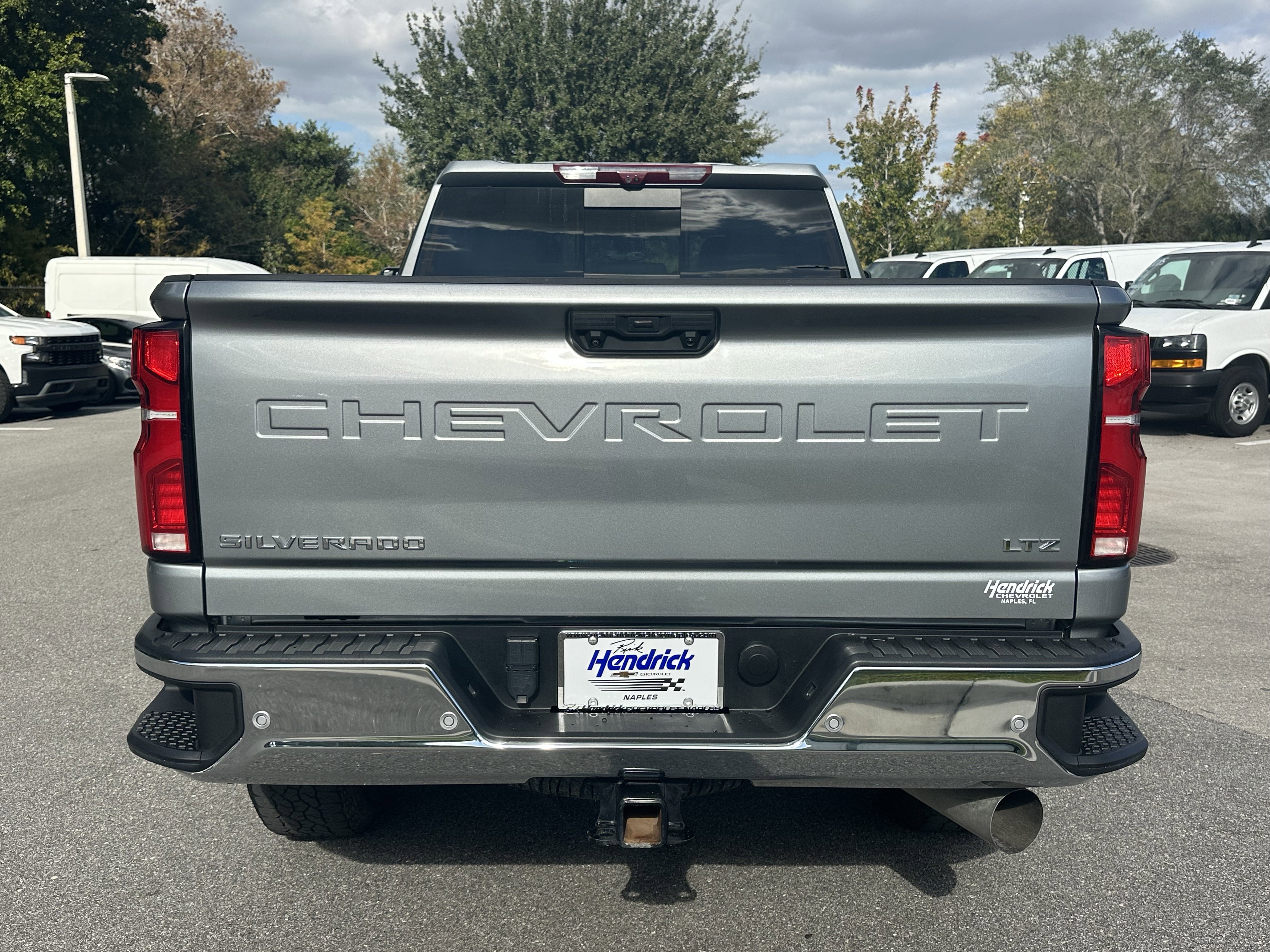 Used 2025 Chevrolet Silverado 3500 LTZ w/ LTZ Premium Package image 9
