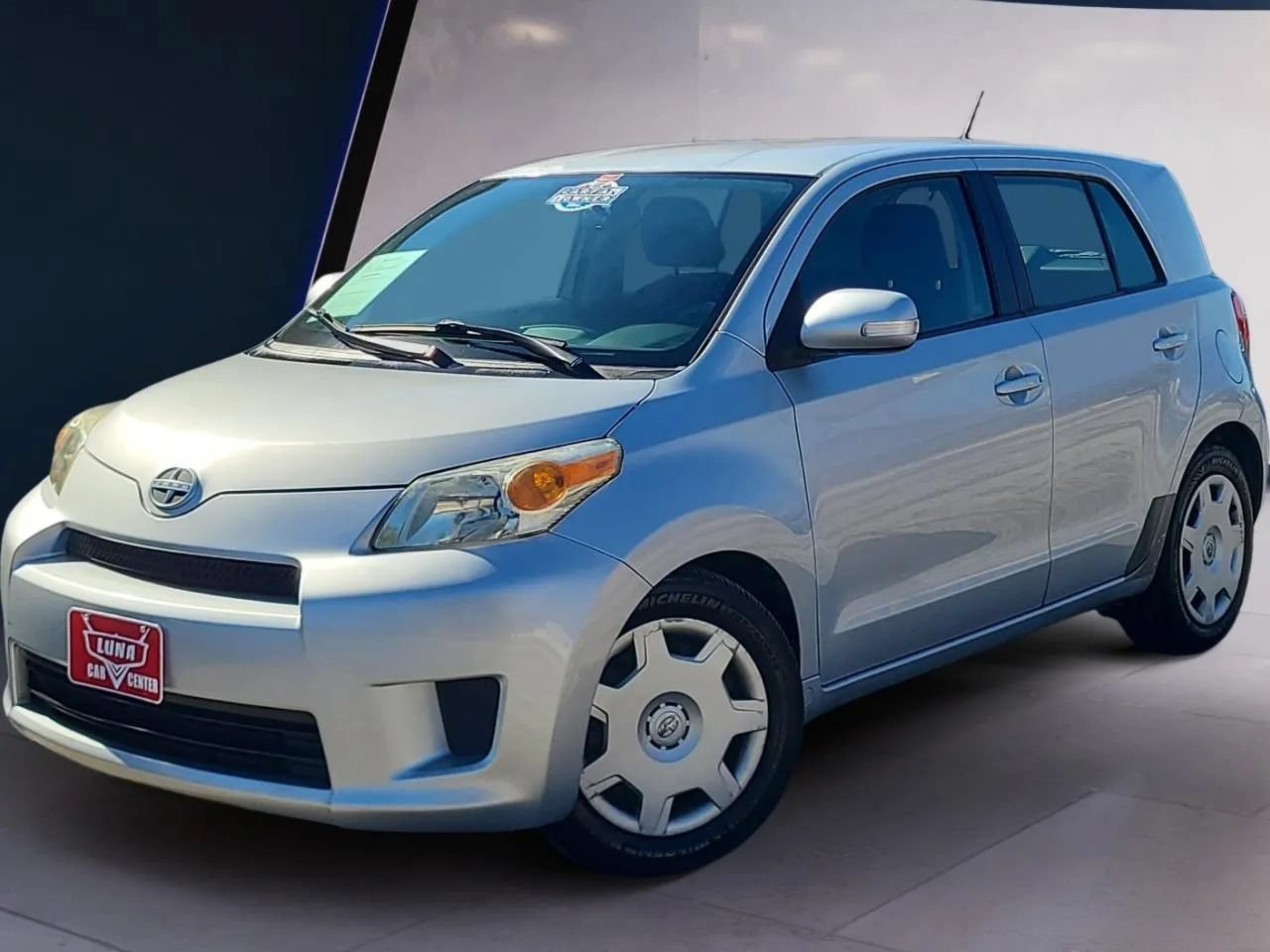 Used 2010 Scion xD FWD image 1