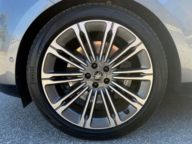 Certified 2024 Land Rover Range Rover SE image 8