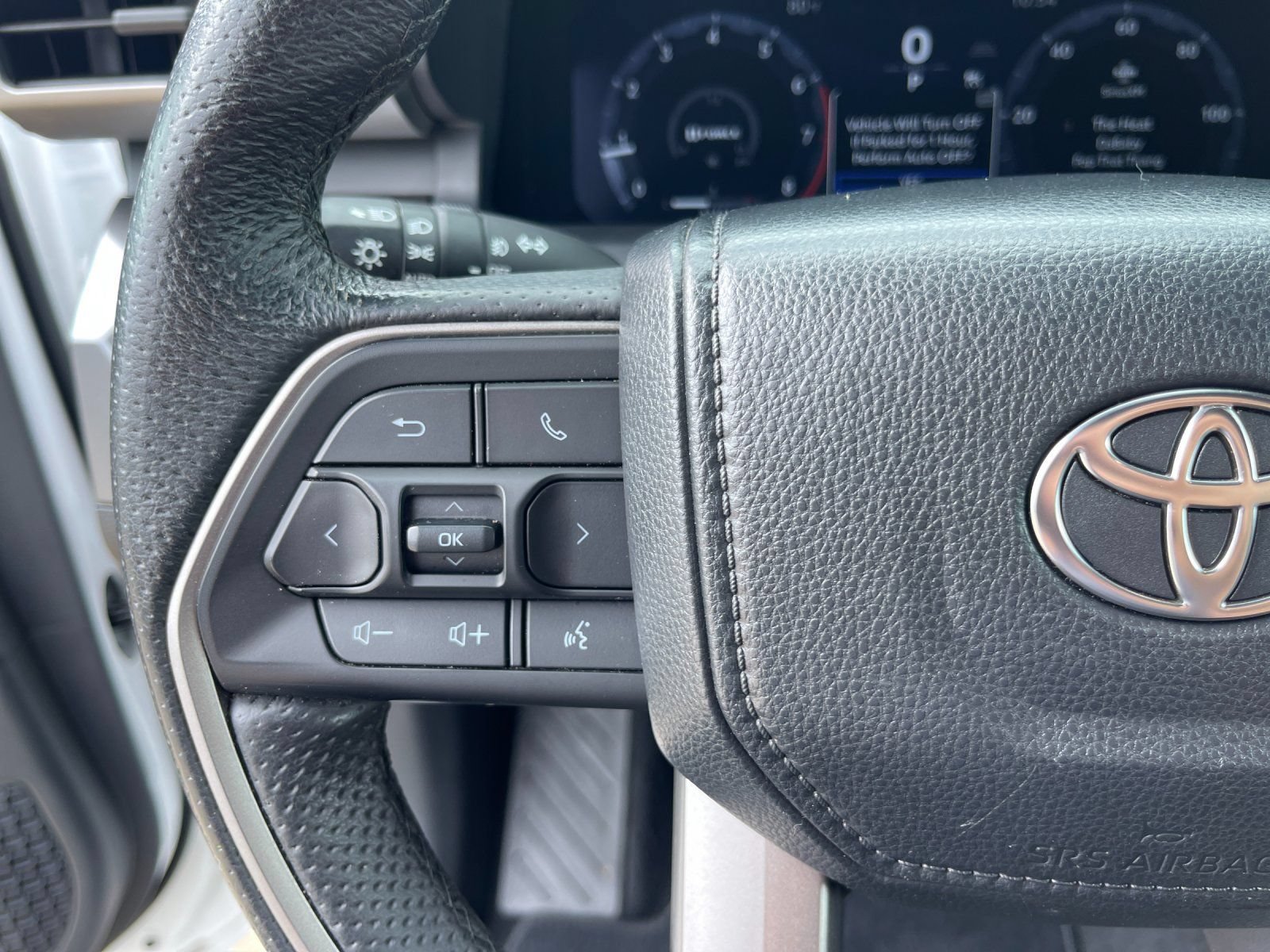 Used 2024 Toyota Tacoma TRD Sport AWD/4WD image 25