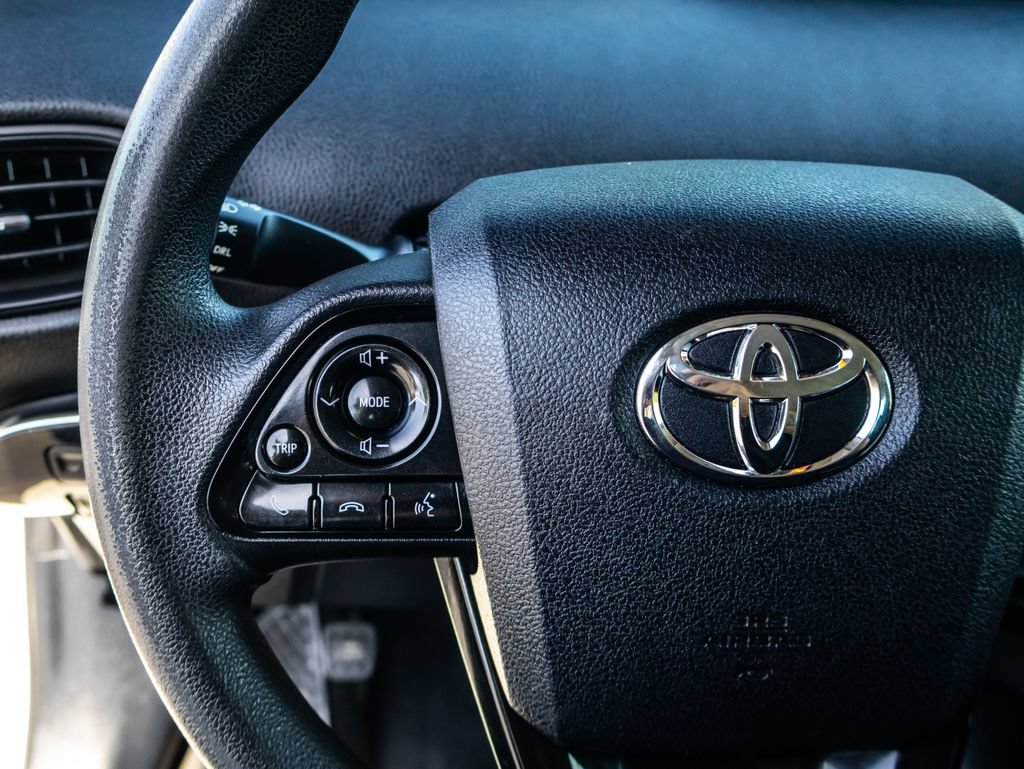 Used 2019 Toyota Prius L Eco w/ Carpet Mat Package FWD image 34