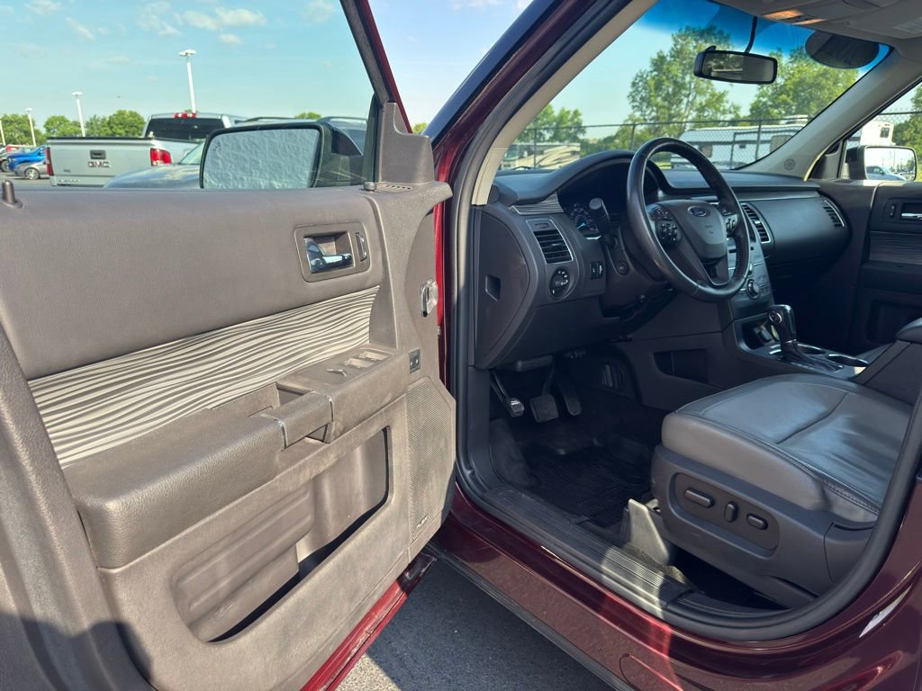 Used 2018 Ford Flex SEL w/ Equipment Group 202A AWD/4WD image 17