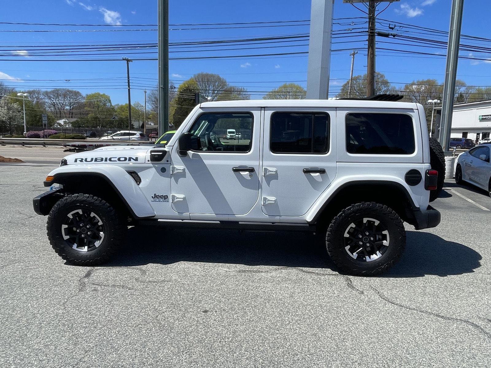 Used 2024 Jeep Wrangler Unlimited Rubicon 4xe AWD/4WD image 7