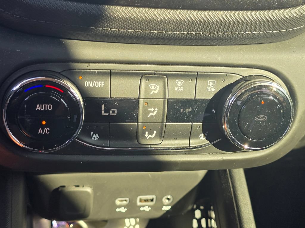 Used 2023 Chevrolet TrailBlazer LT w/ Convenience Package FWD image 31