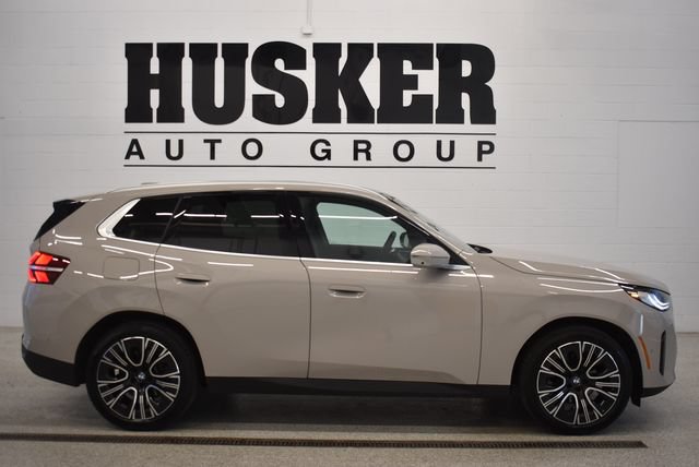 Used 2025 BMW X3 xDrive30i AWD/4WD image 2
