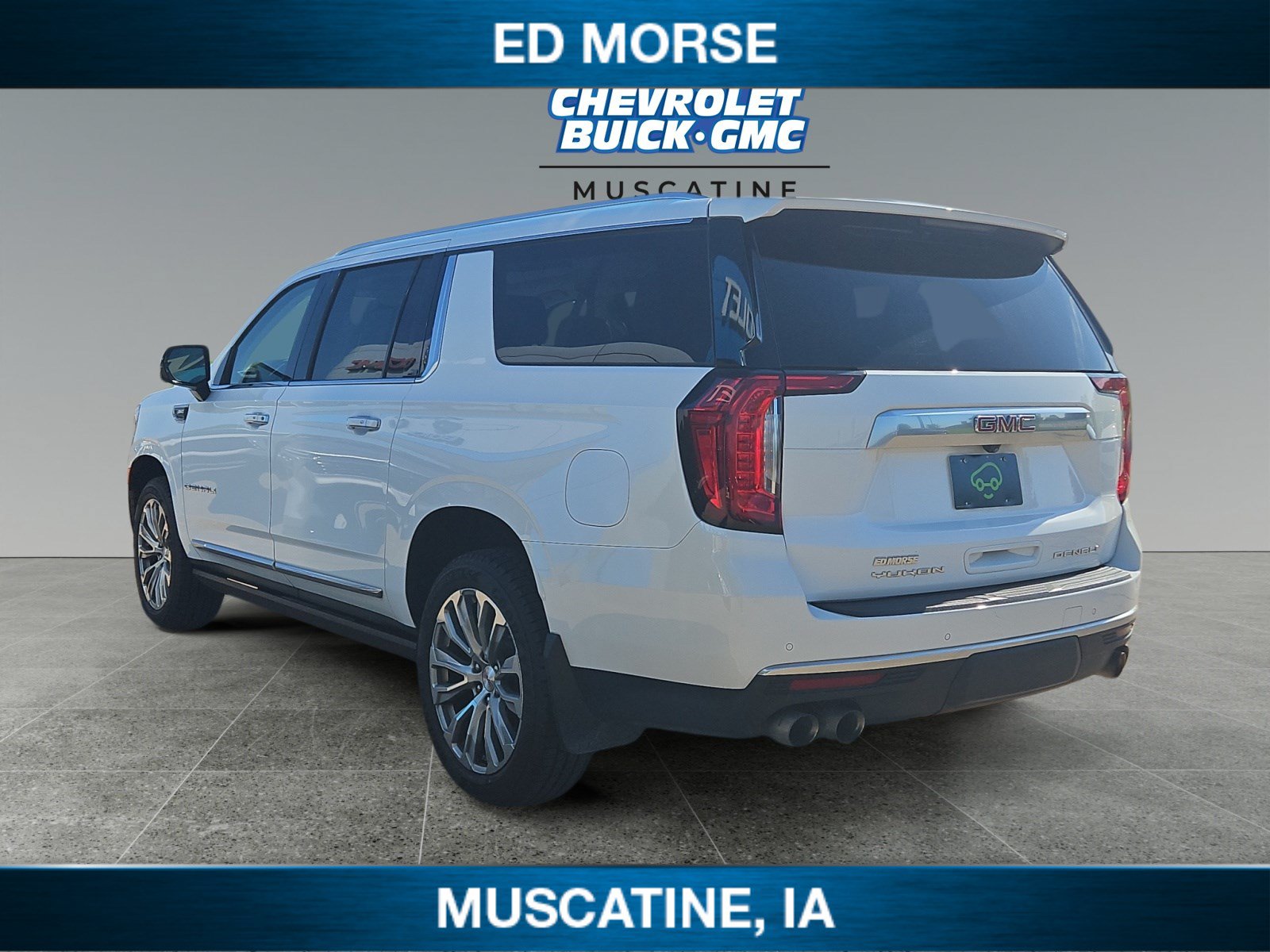 Used 2023 GMC Yukon XL Denali AWD/4WD image 3