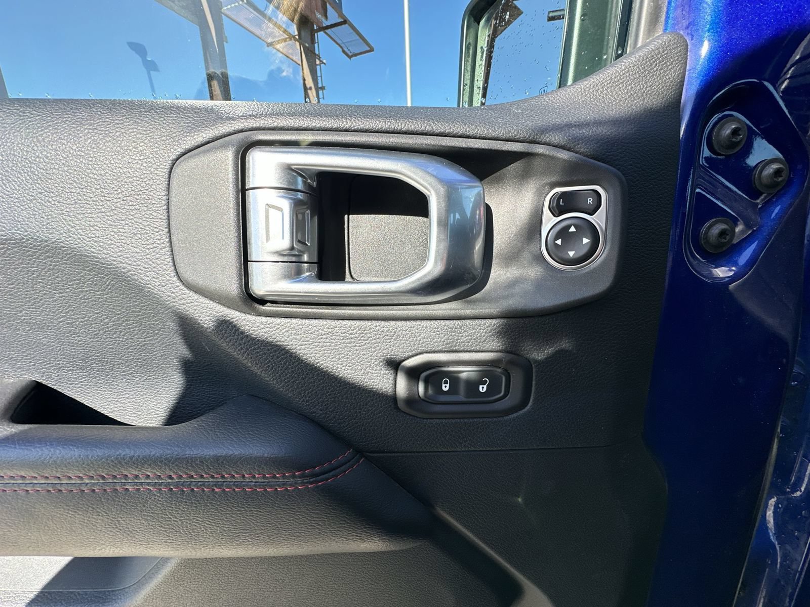 Used 2018 Jeep Wrangler Unlimited Rubicon AWD/4WD image 23