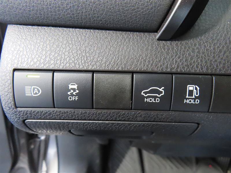 Used 2020 Toyota Camry XLE FWD image 17