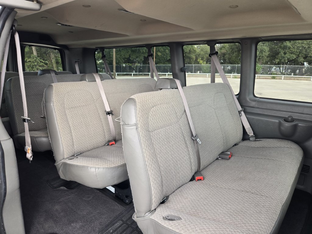 Used 2025 Chevrolet Express 3500 LT w/ LT Preferred Equipment Group RWD image 30