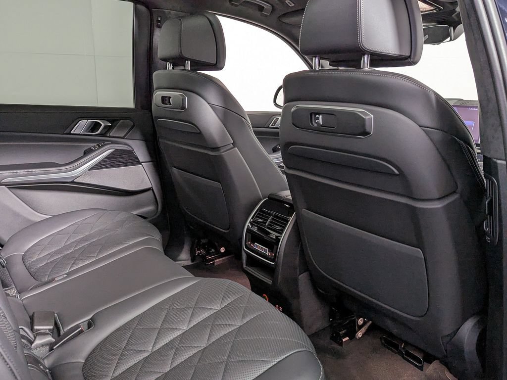 Used 2026 BMW X7 xDrive40i w/ M Sport Package AWD/4WD image 45