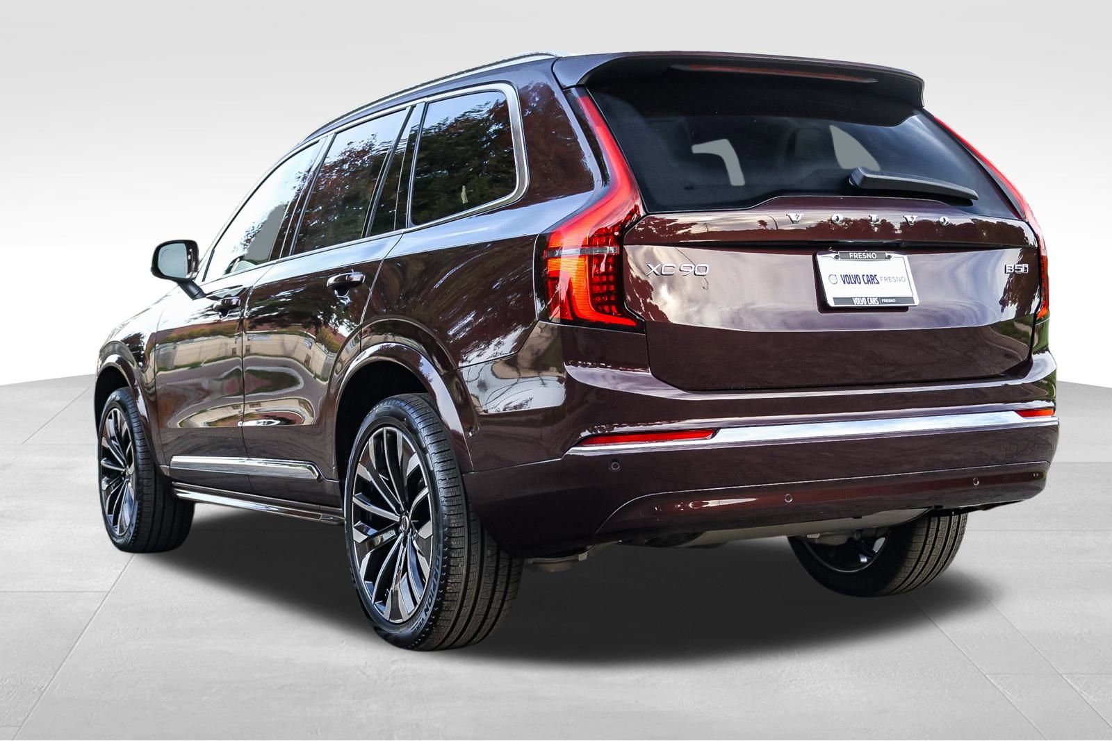 New 2026 Volvo XC90 B5 Plus w/ Protection Package image 7
