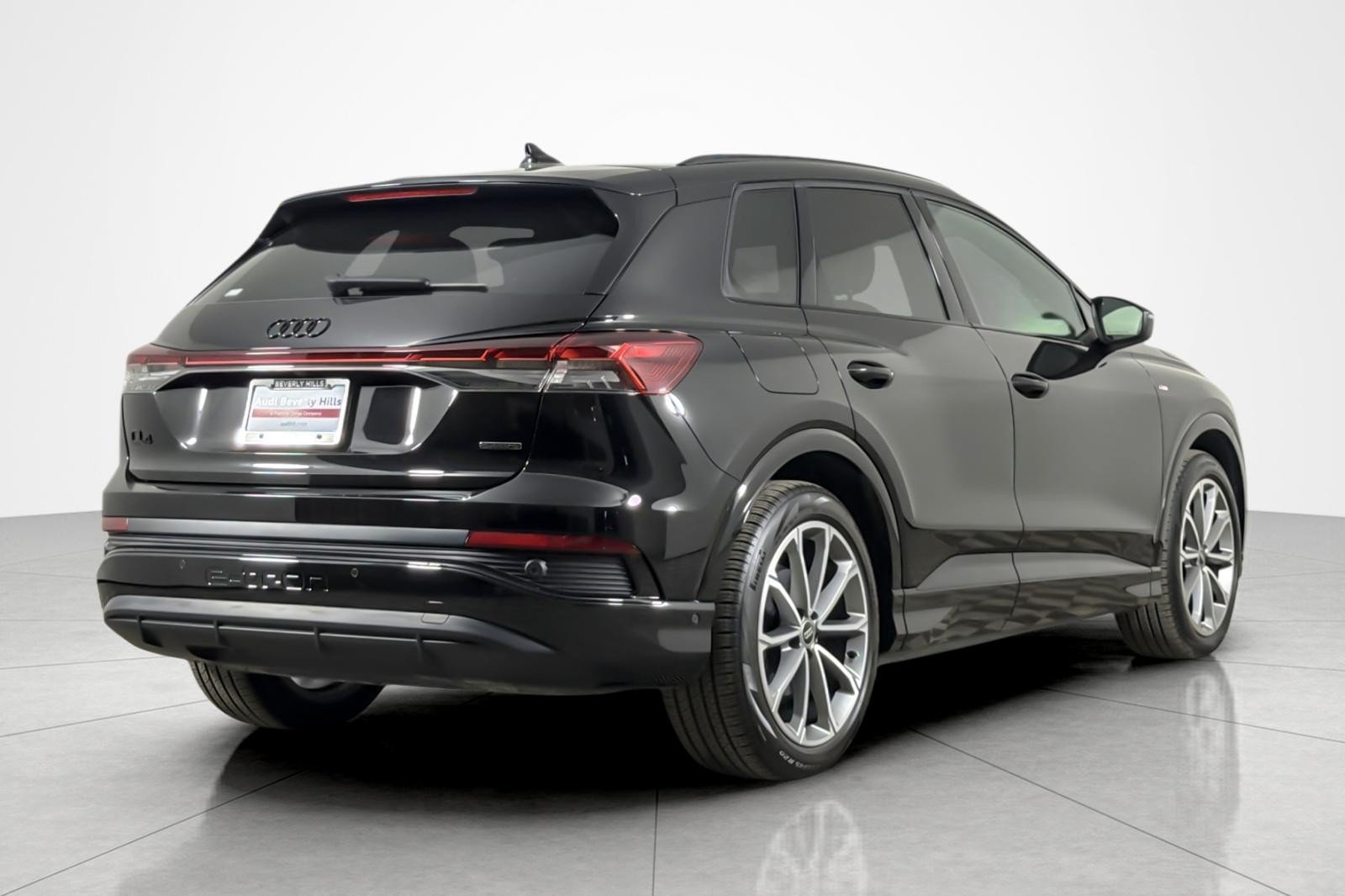 Used 2026 Audi Q4 e-tron Premium Plus w/ Premium Plus AWD/4WD image 5